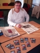 <p>Christian vertreibt sich mit Zeitungslesen das Bye während das Turnier dem Ende entgegengeht. Der TD hat bereits die Preise arrangiert.</p> <p>Christian vertreibt sich mit Zeitungslesen das Bye während das Turnier dem Ende entgegengeht. Der TD hat bereits die Preise arrangiert.</p>